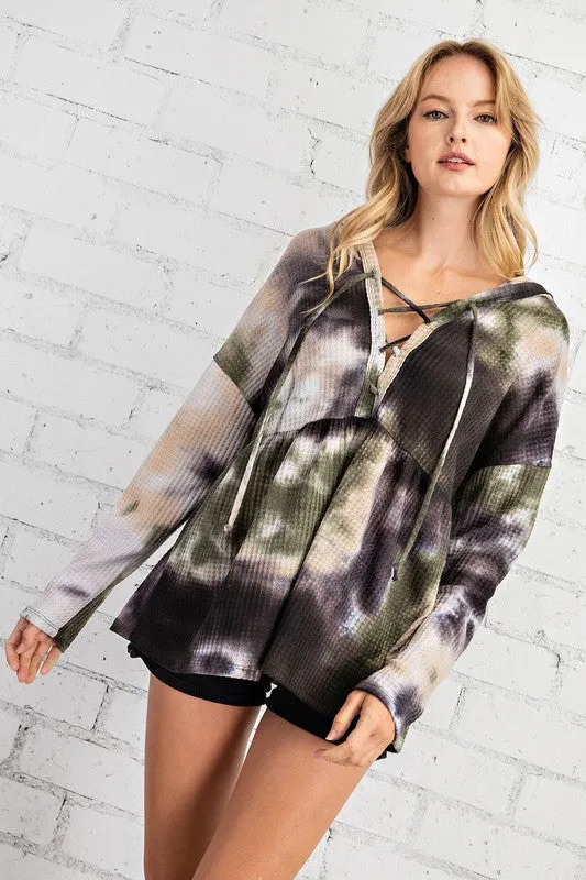 TIE DYE PRINTED LACE UP HOODIE TOP