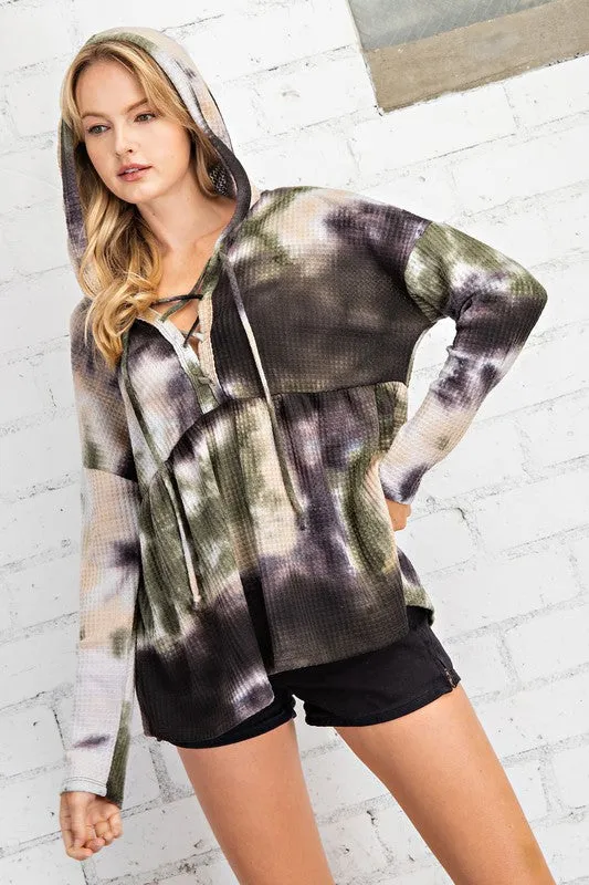 TIE DYE PRINTED LACE UP HOODIE TOP